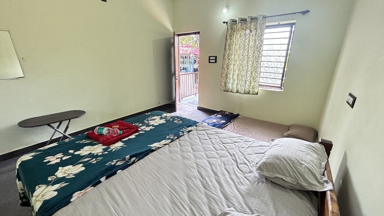 Photo of Bedroom in Hireguthi