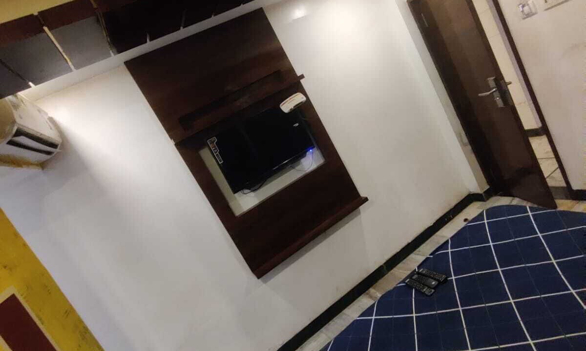Photo of Bedroom in Triplicane