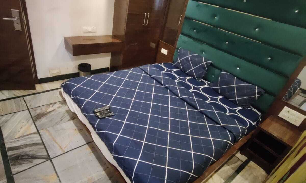Photo of Bedroom in Triplicane