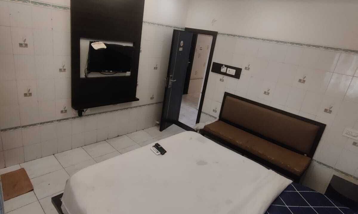 Photo of Bedroom in Triplicane