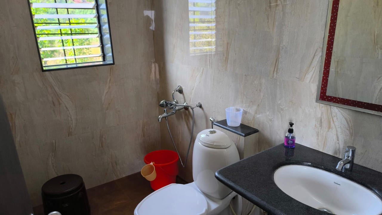 Photo of Bathroom in Mahabaleshwar