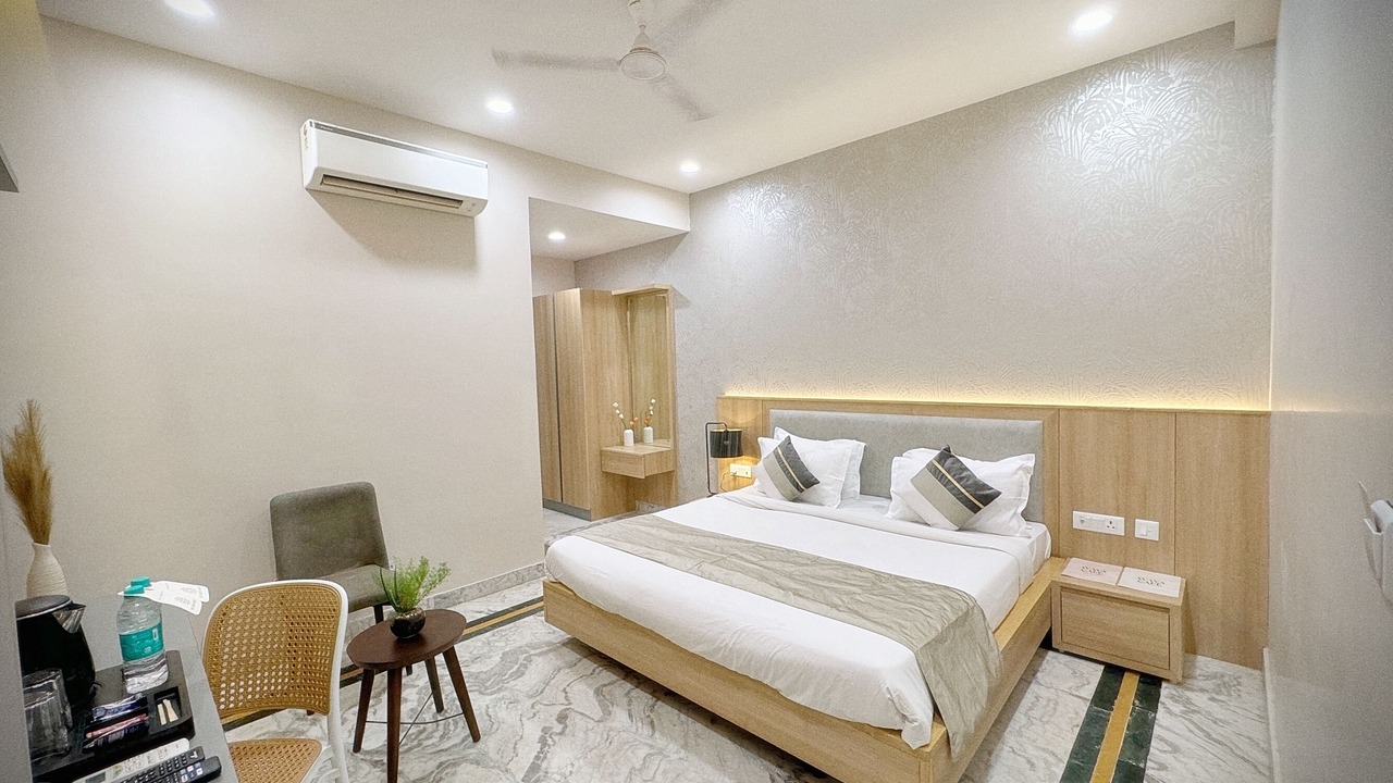 Photo of Bedroom in Juhu