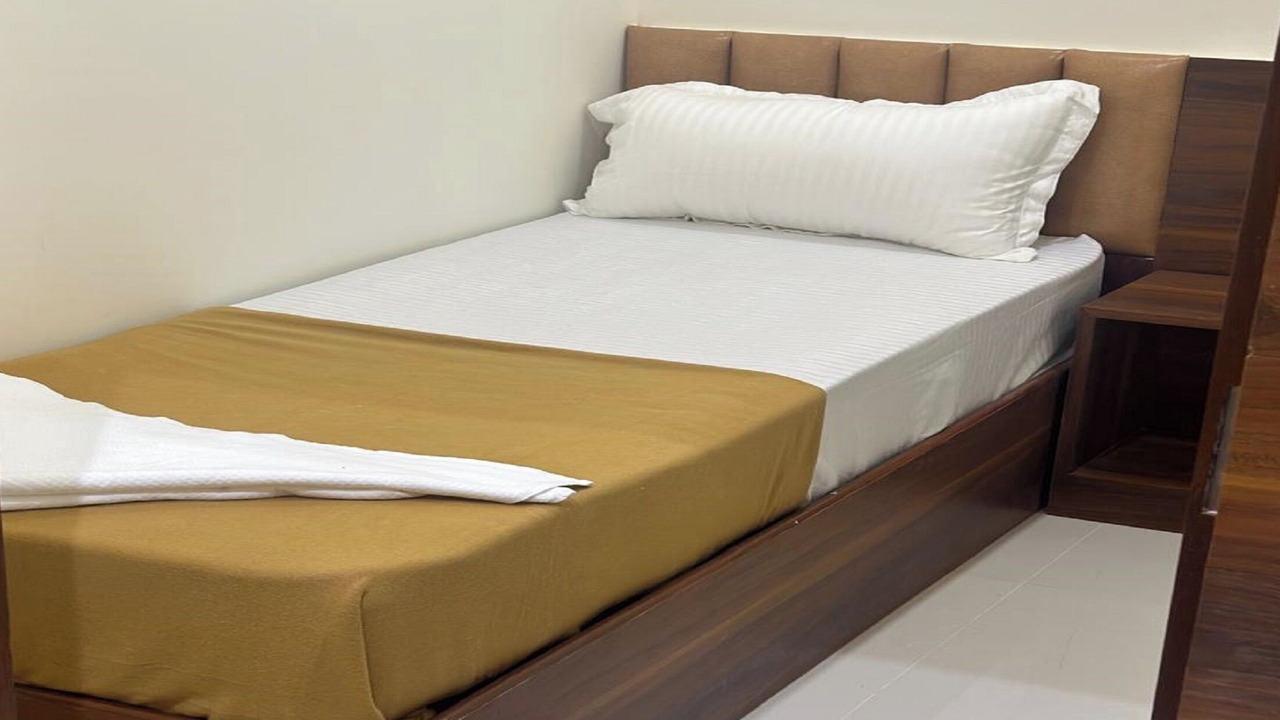 Photo of Bedroom in J B Nagar