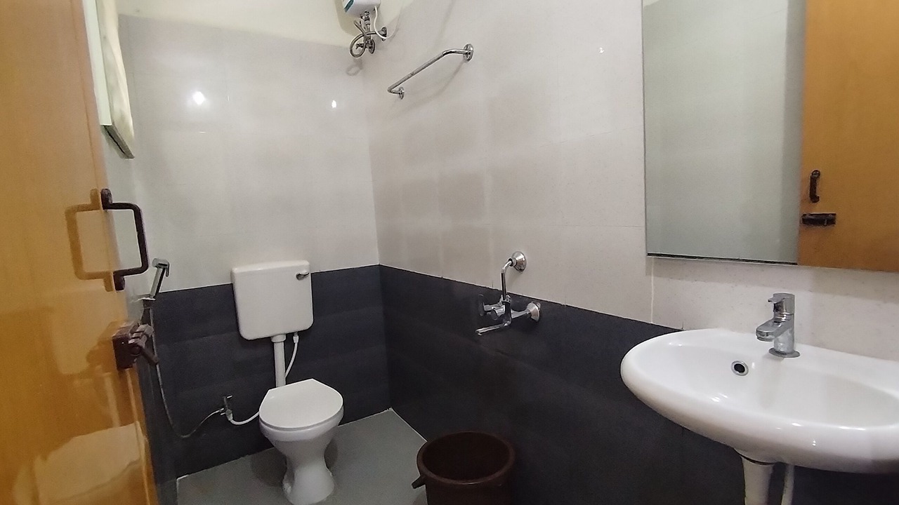 Photo of Bathroom in Tiruchirappalli