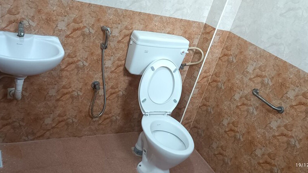 Photo of Bathroom in Kelambakkam