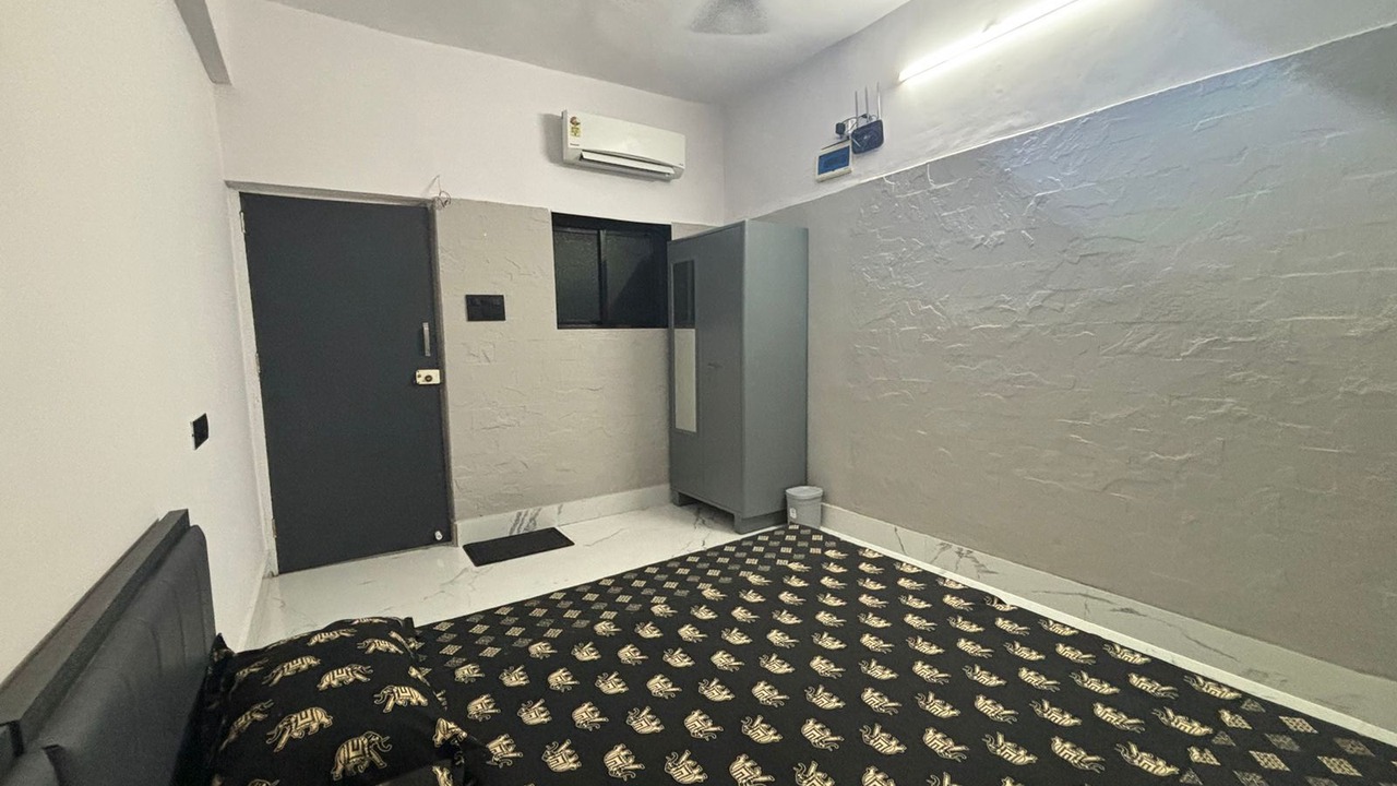 Photo of Bedroom in J B Nagar