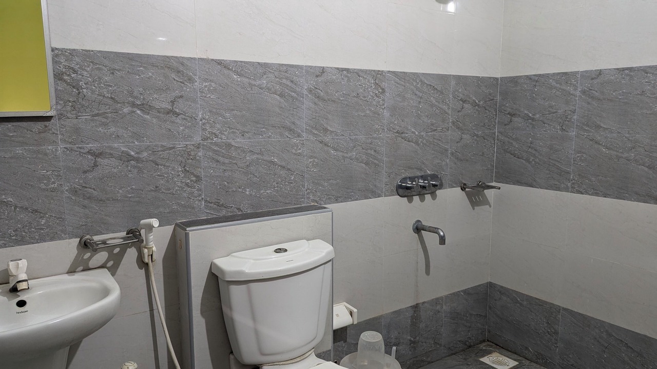 Photo of Bathroom in Tiruchirappalli