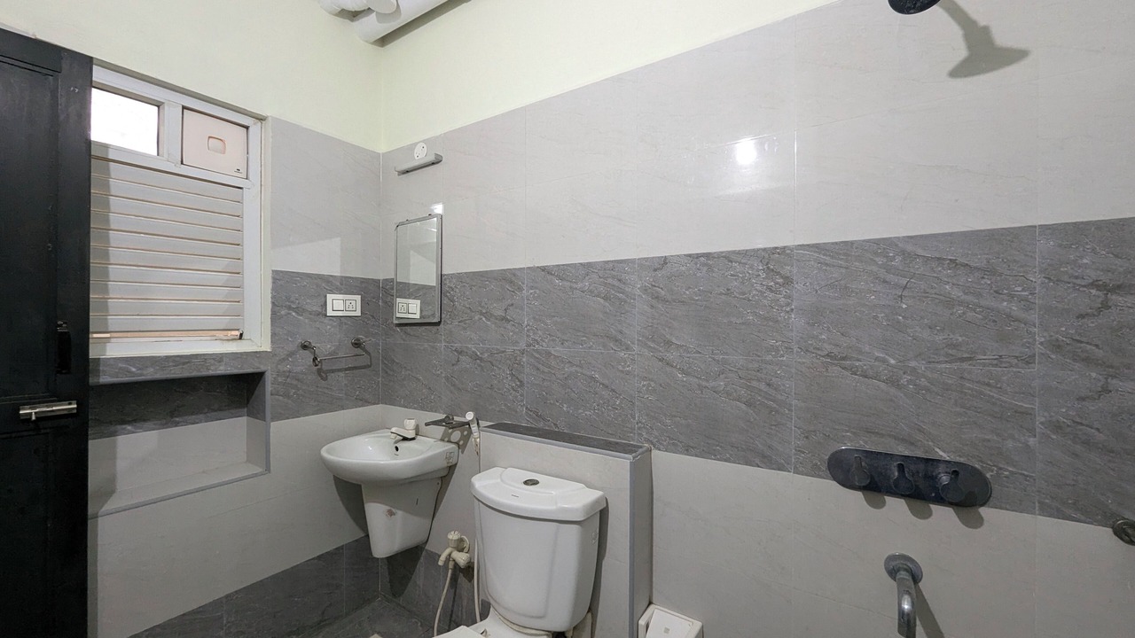 Photo of Bathroom in Tiruchirappalli