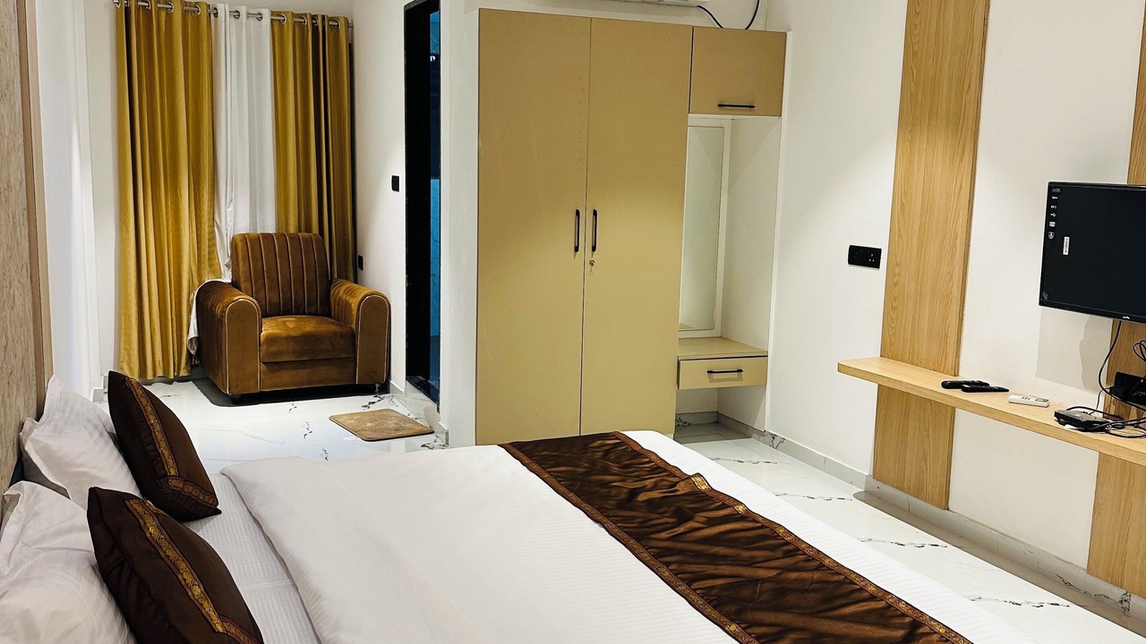Photo of Bedroom in Adyar