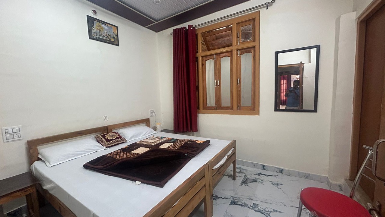 Photo of Bedroom in Uttarkashi
