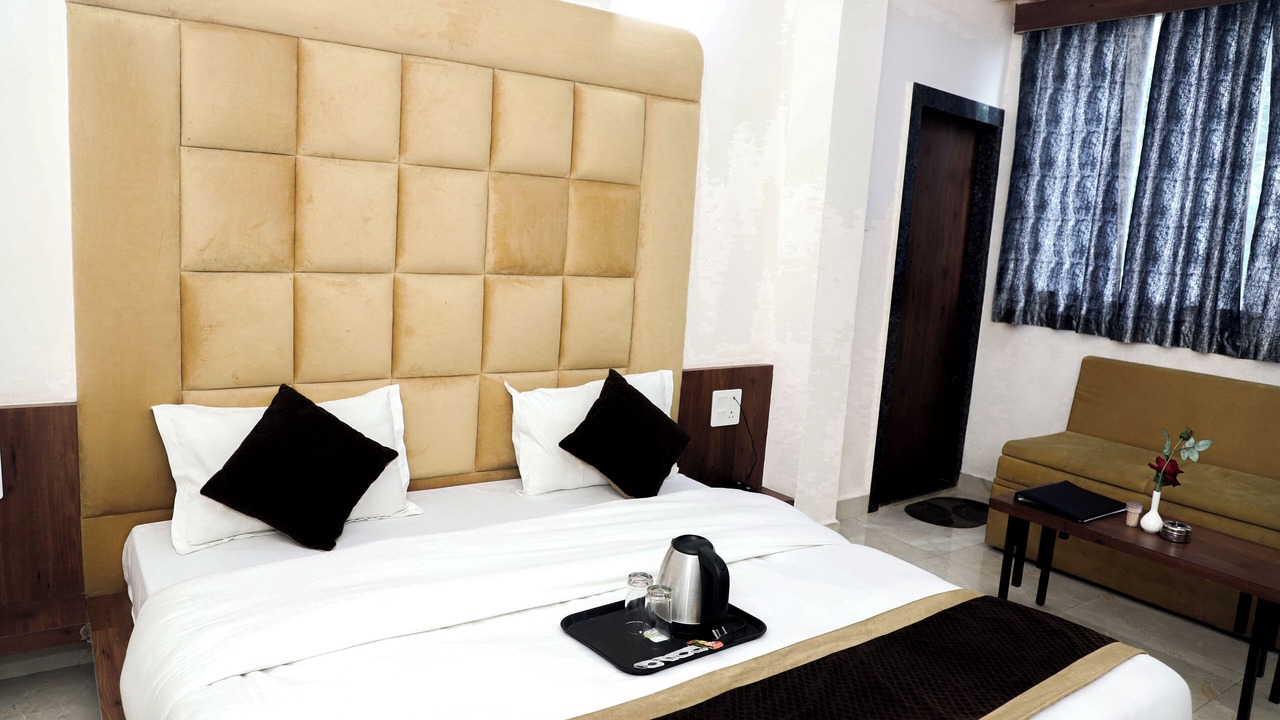 Photo of Bedroom in Hoshangabad