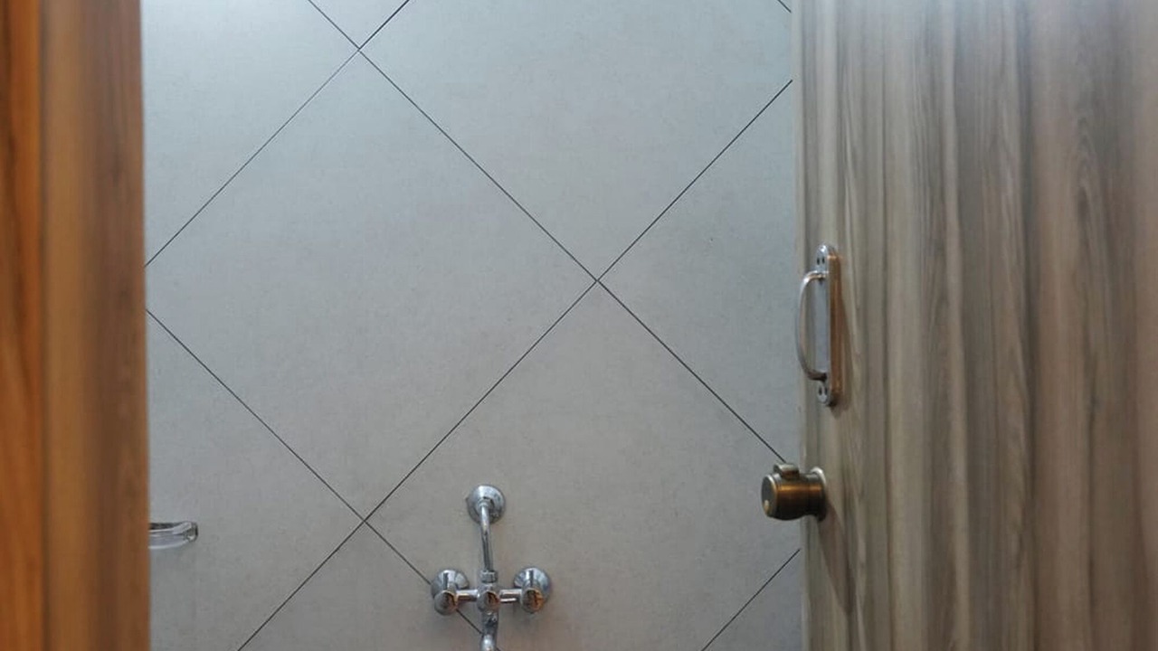 Photo of Bathroom in Madduru