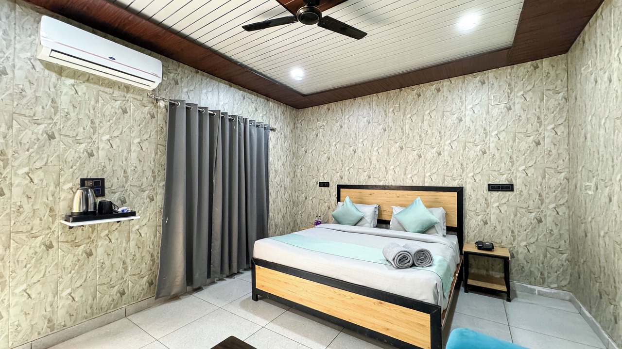 Photo of Bedroom in Jogiyana