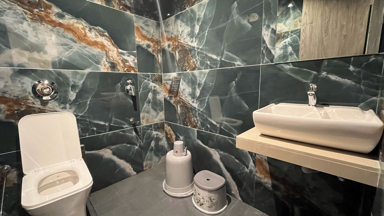 Photo of Bathroom in Santacruz West