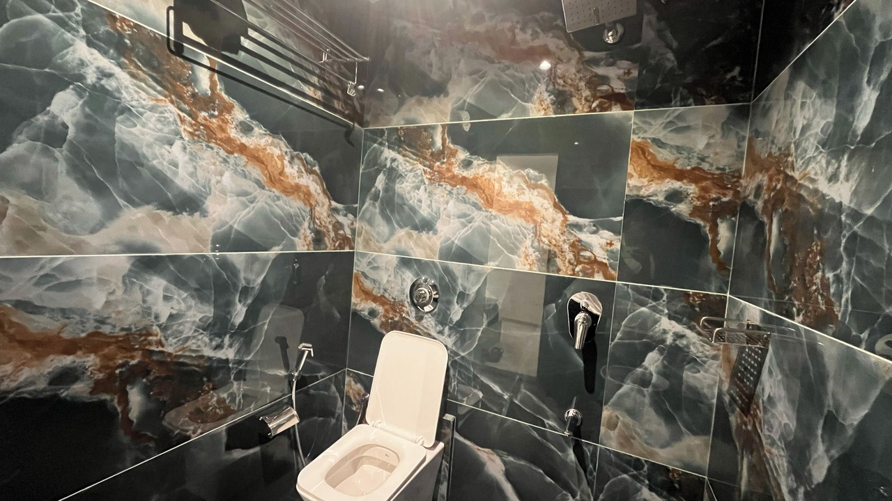 Photo of Bathroom in Santacruz West