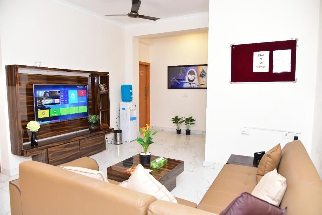 Photo of Livingroom in DLF Phase 5