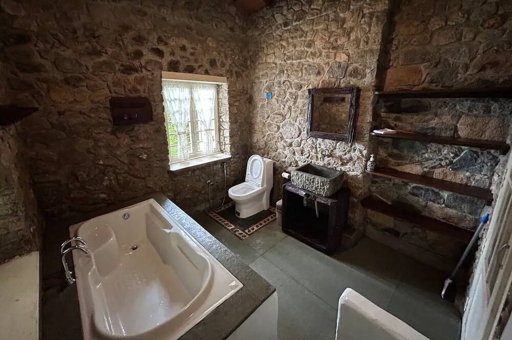 Photo of Bathroom in Elappara