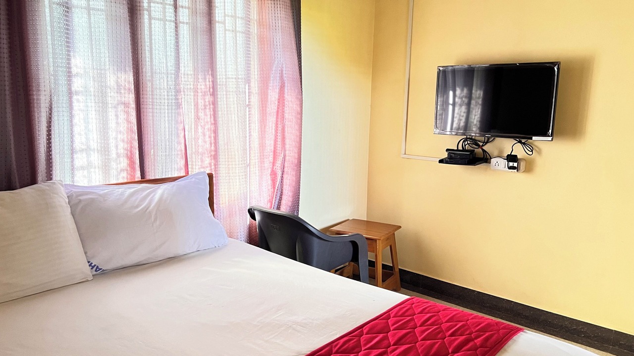 Photo of Bedroom in Courtallam