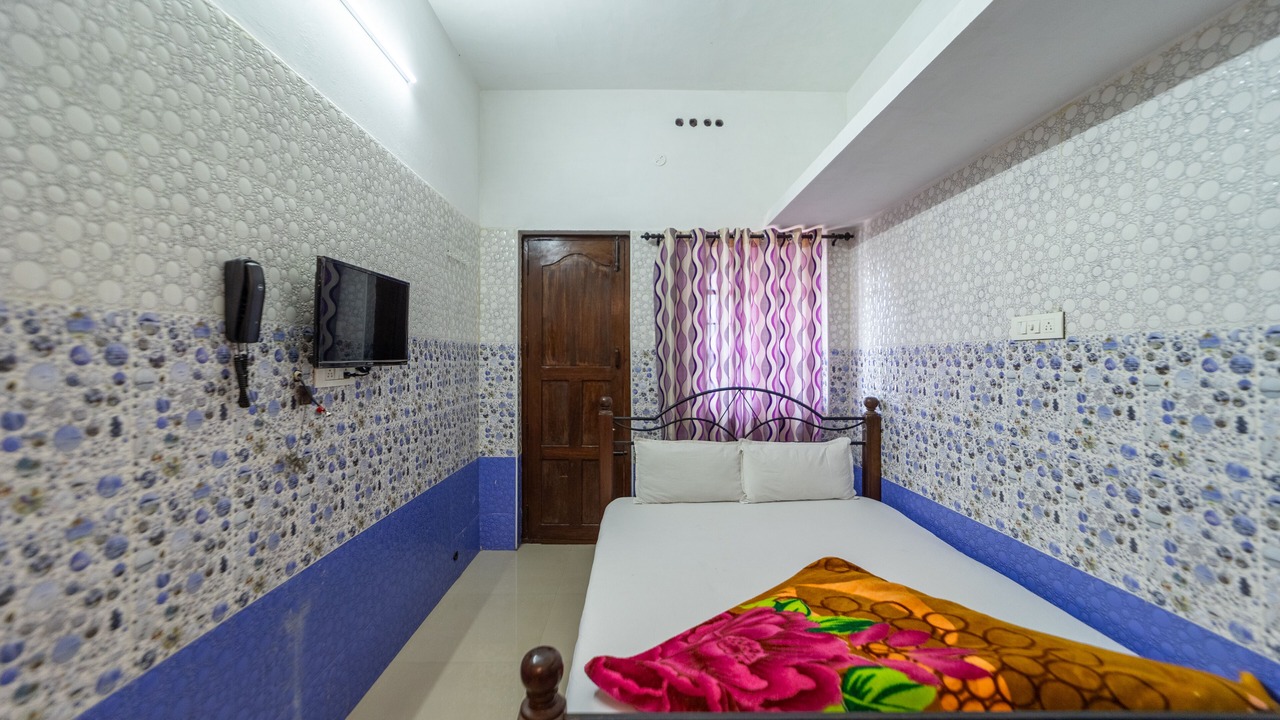 Photo of Bedroom in Valparai