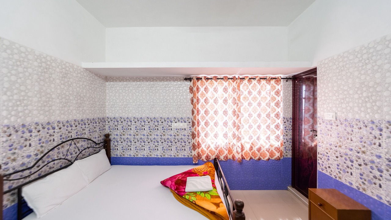 Photo of Bedroom in Valparai