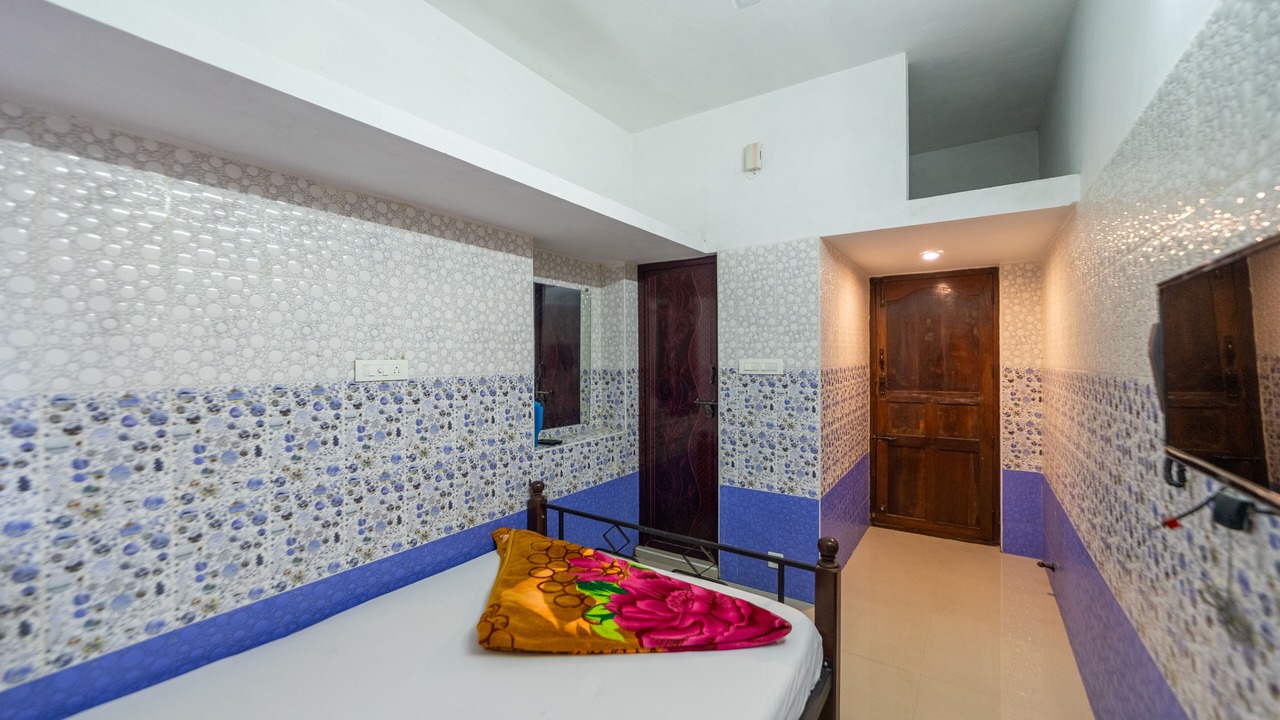 Photo of Bedroom in Valparai