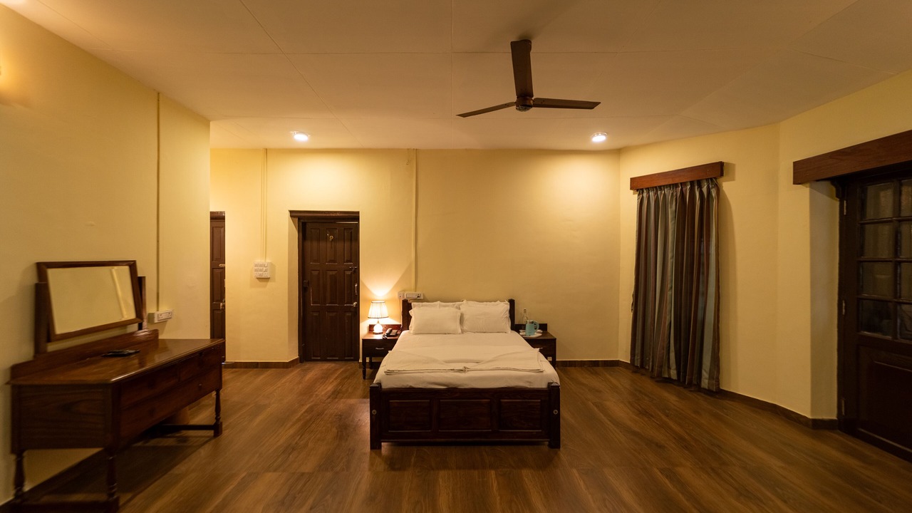 Photo of Bedroom in Valparai