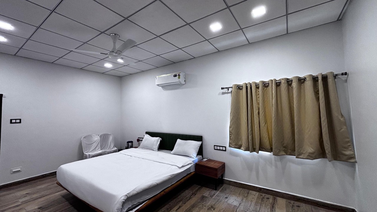 Photo of Bedroom in Porbandar