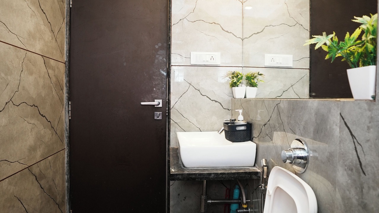 Photo of Bathroom in Mahabaleshwar