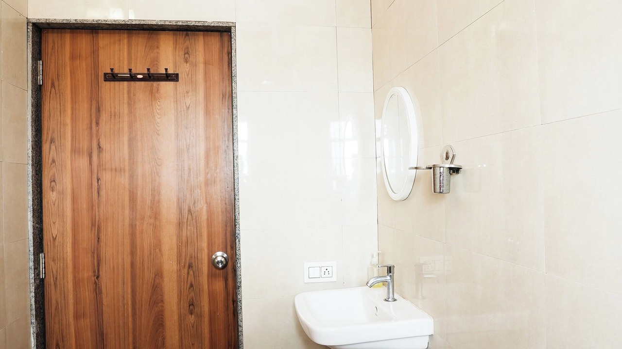 Photo of Bathroom in Mahabaleshwar