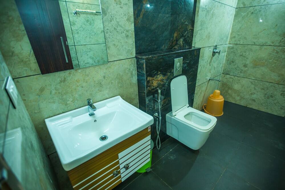 Photo of Bathroom in Moolakadai