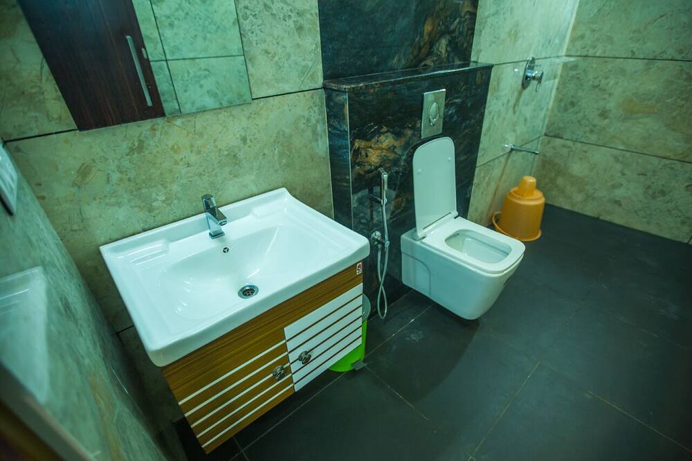 Photo of Bathroom in Moolakadai