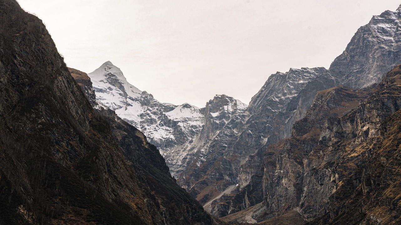 Photo of Bedroom in Badrinath