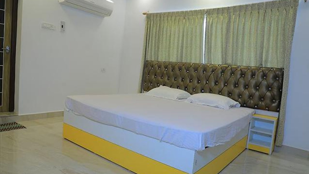 Photo of Bedroom in Koonimedu