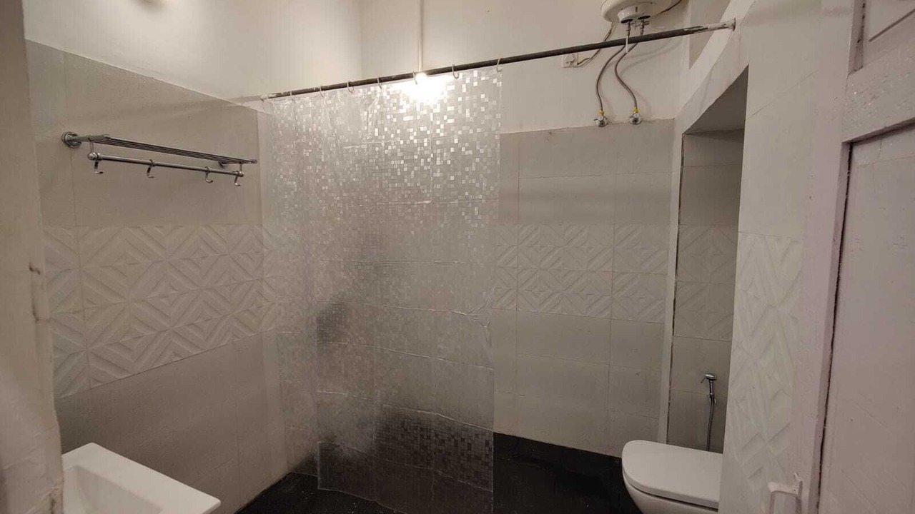 Photo of Bathroom in The Mall Road