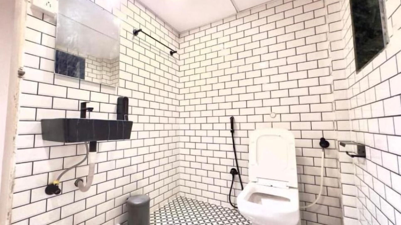 Photo of Bathroom in Santacruz West