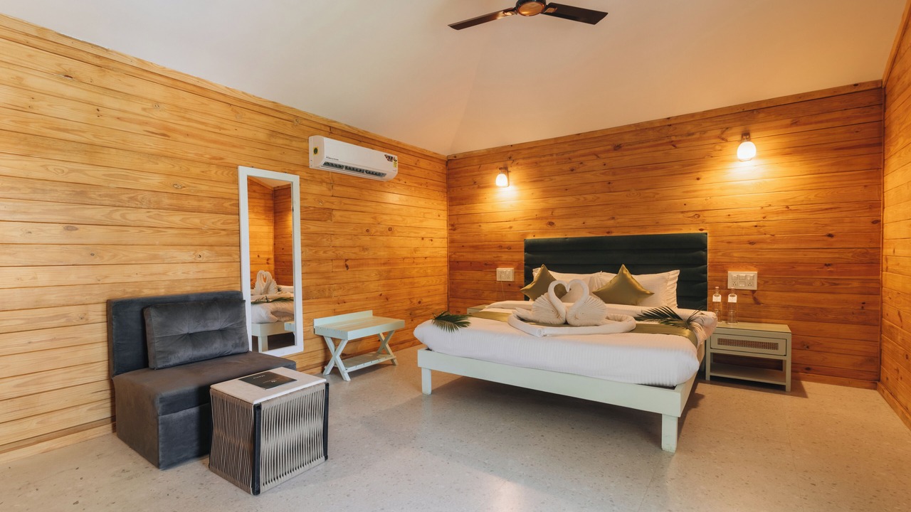 Photo of Bedroom in Timbholi