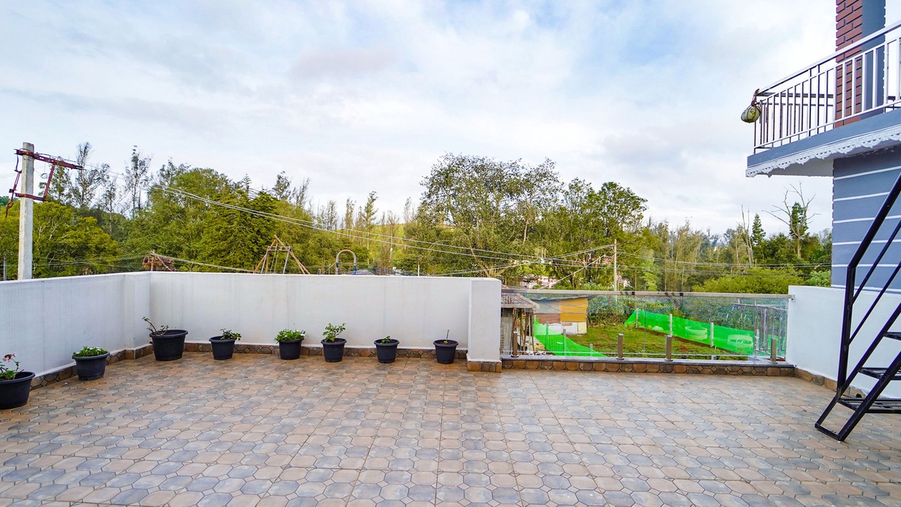 Photo of Patio Balcony in West Mere