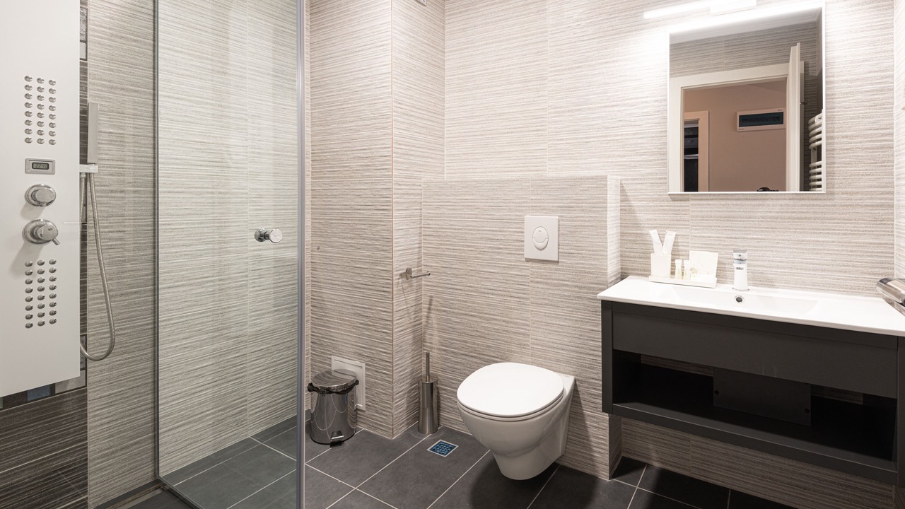 Photo of Bathroom in Mamaia-Sat