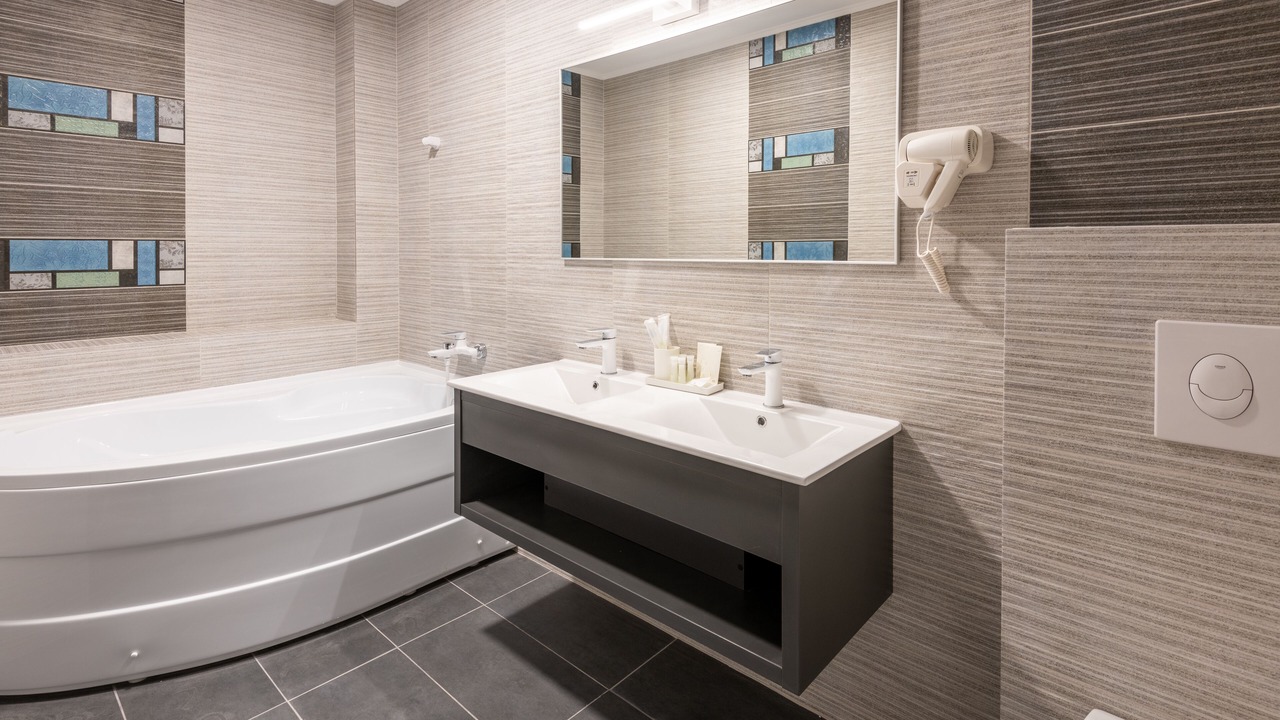 Photo of Bathroom in Mamaia-Sat