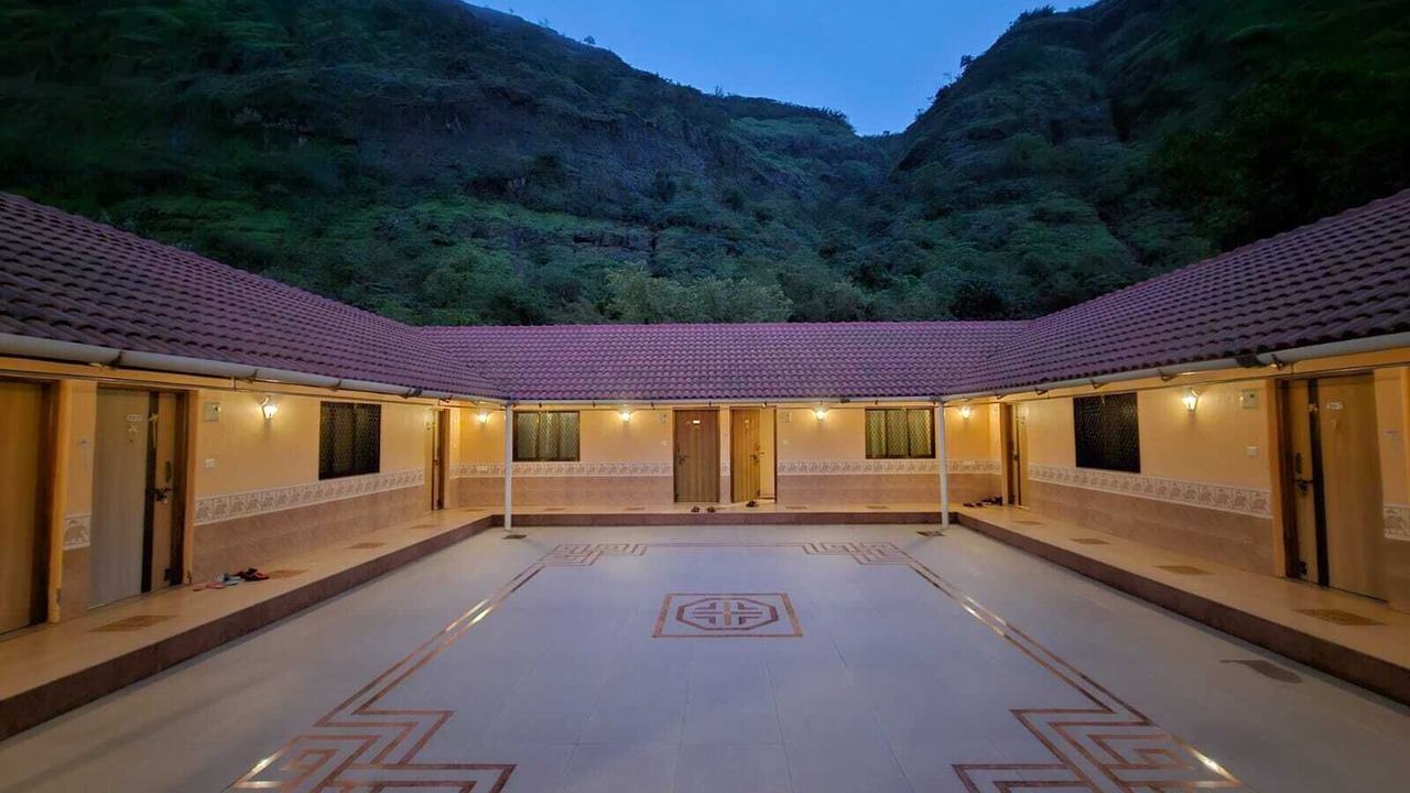 Photo of Livingroom in Mangaon