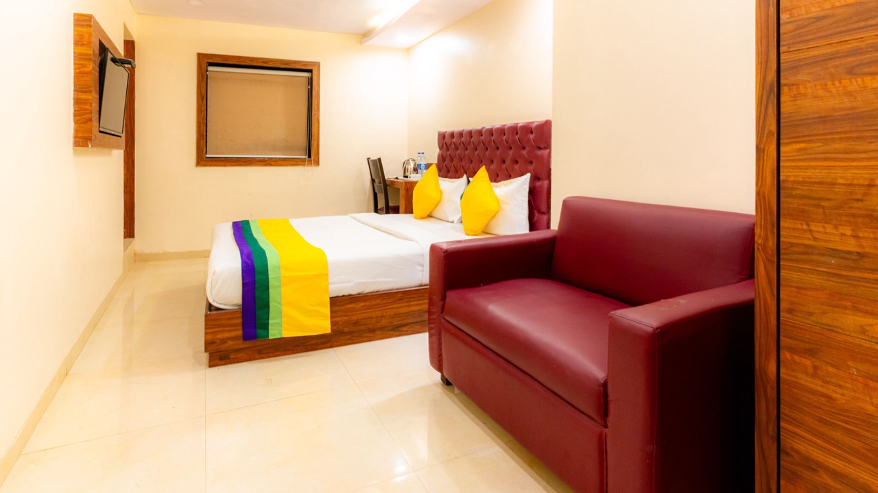 Photo of Bedroom in Prabhadevi