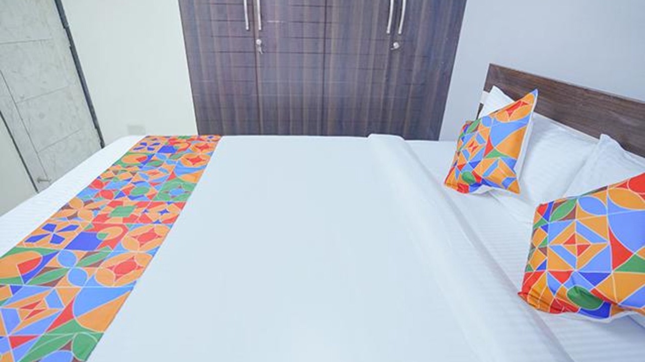 Photo of Bedroom in Vandavasi
