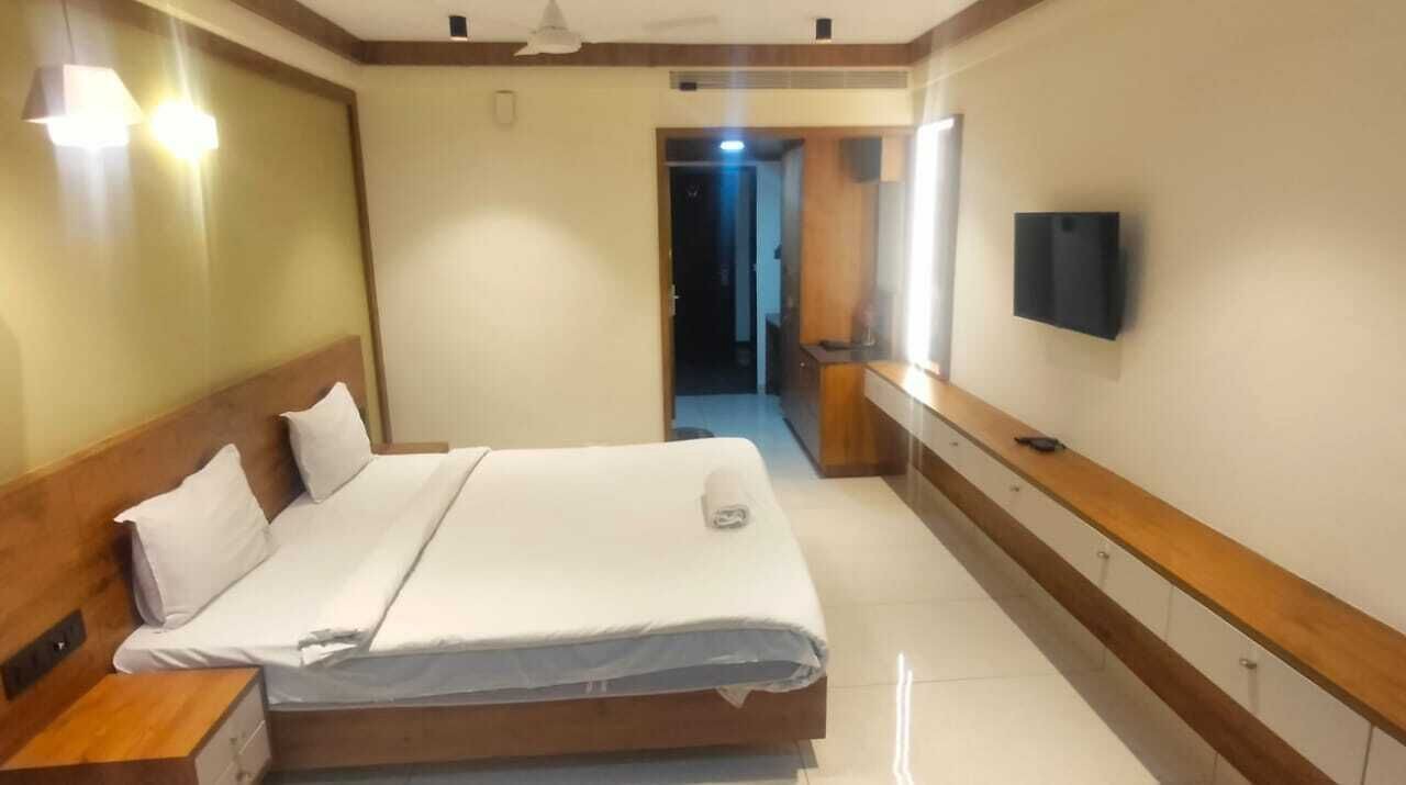 Photo of Bedroom in Thampanoor