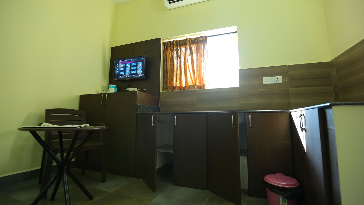Photo of Bedroom in Mylapore Tiruvallikk