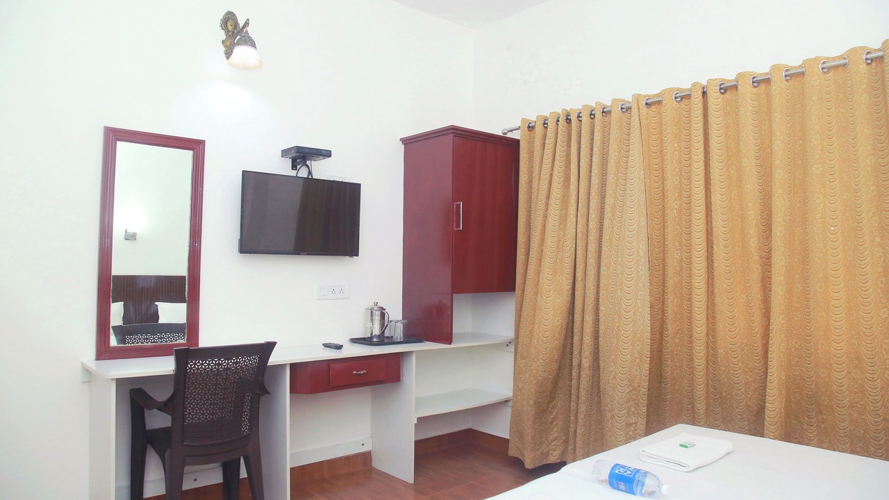 Photo of Bedroom in Shenoys