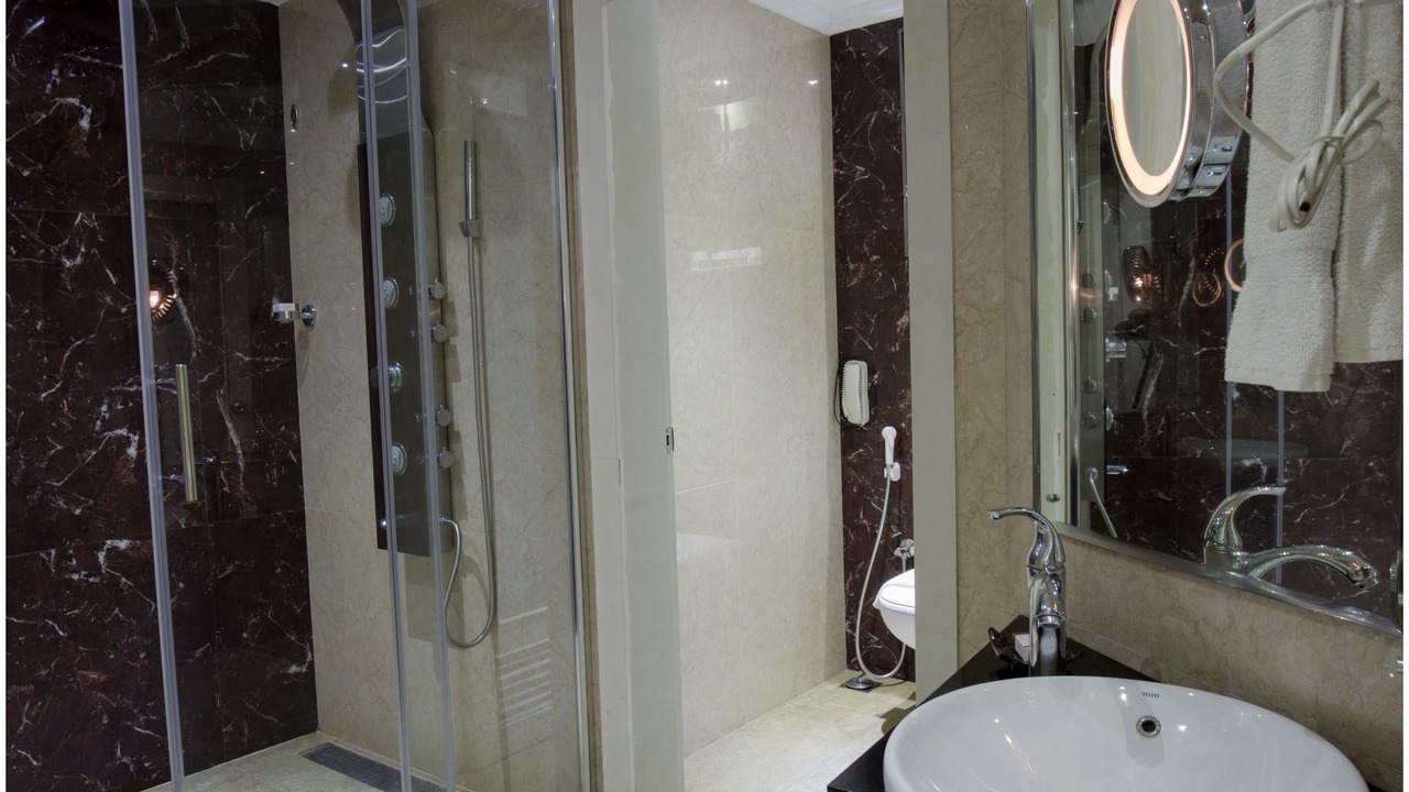 Photo of Bathroom in Kaloor