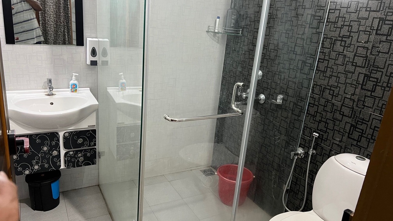 Photo of Bathroom in Vypin