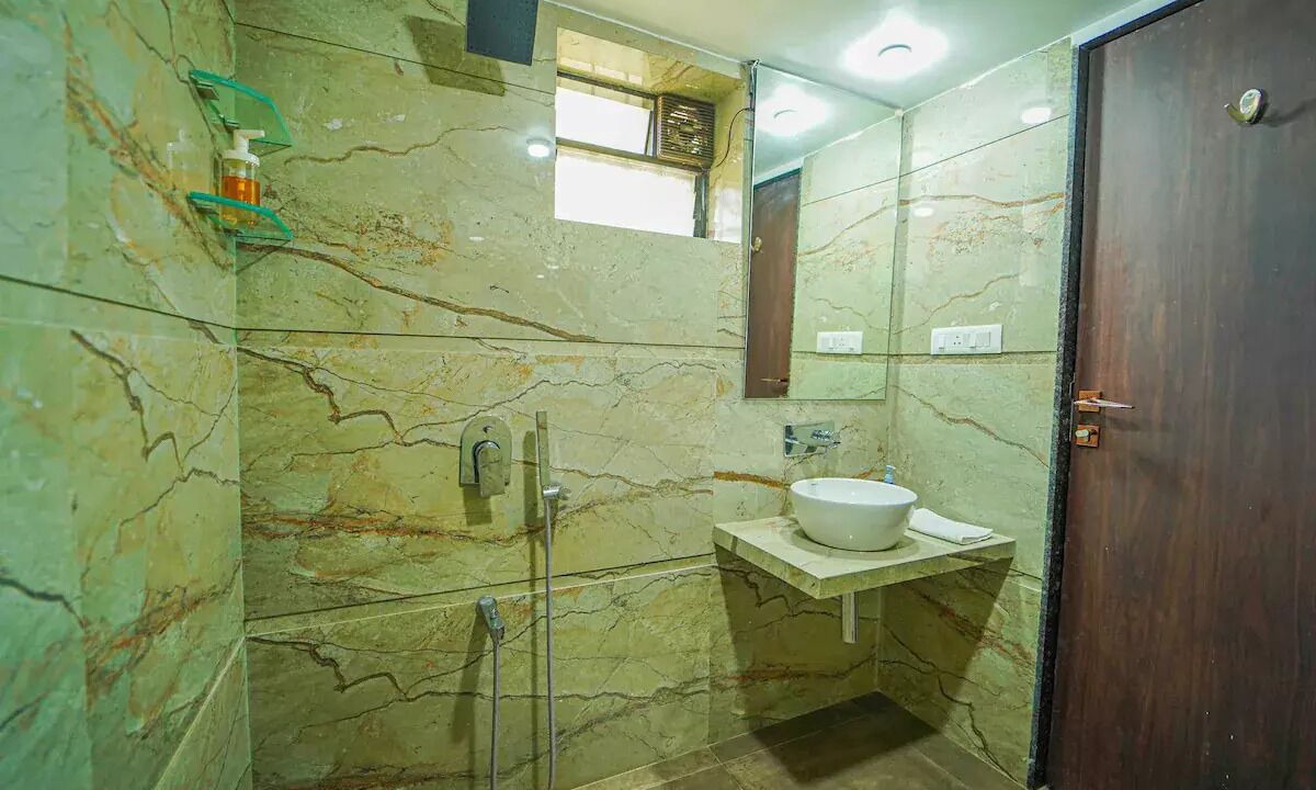 Photo of Bathroom in Mahabaleshwar