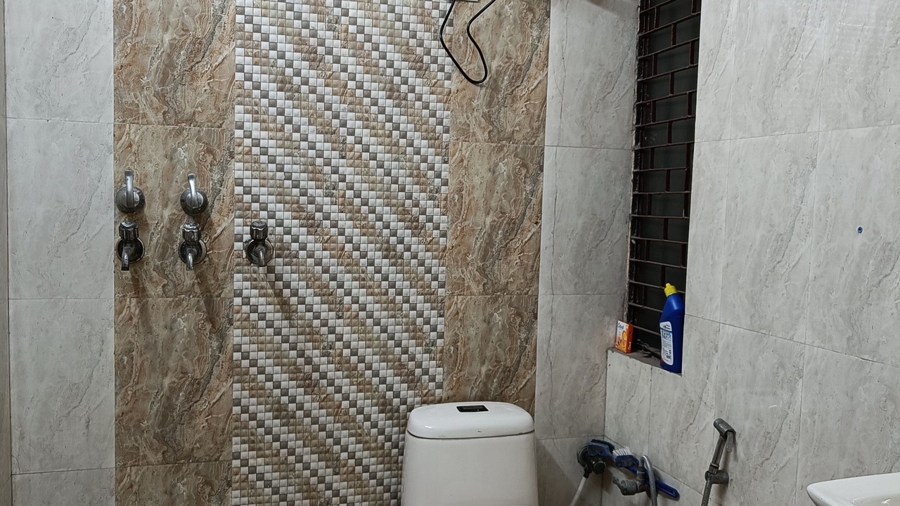 Photo of Bathroom in Pashim Vihar