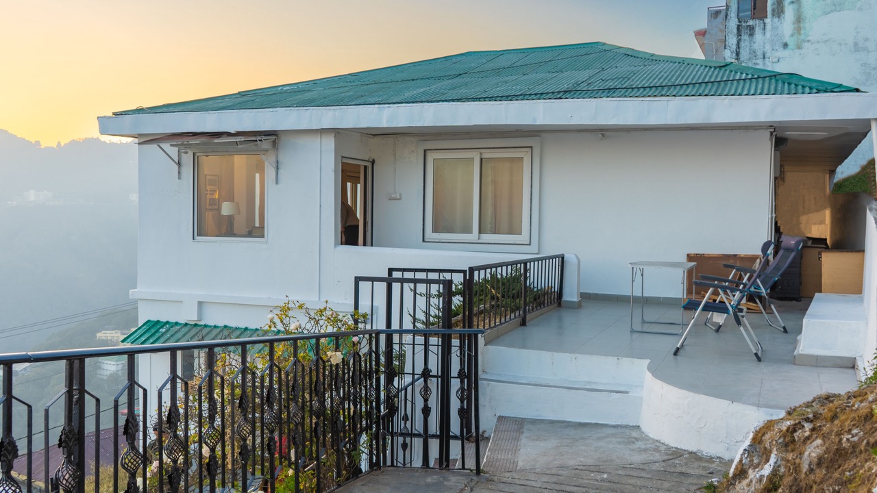 Photo of Patio Balcony in Library Road